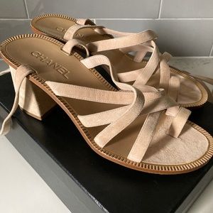 CHANEL Cruise Collection 2018 Suede Gladiator Wrap Around Sandals 40, New In Box
